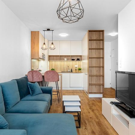 Leo Apartment - Ac & Free Parking Bratislava Eksteriør billede
