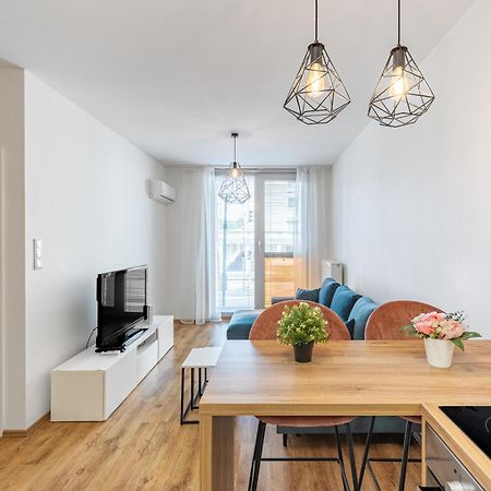 Leo Apartment - Ac & Free Parking Bratislava Eksteriør billede