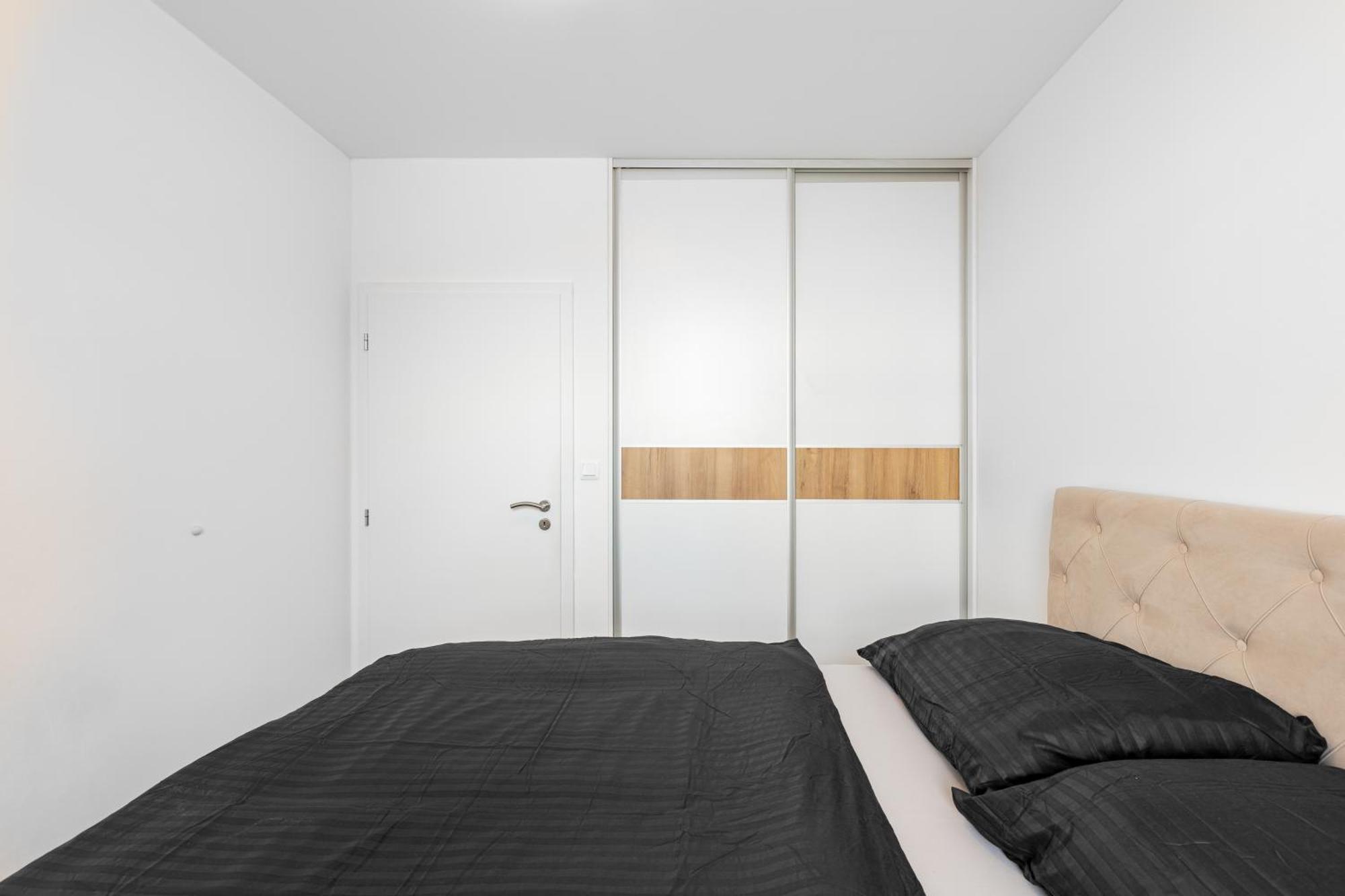 Leo Apartment - Ac & Free Parking Bratislava Eksteriør billede