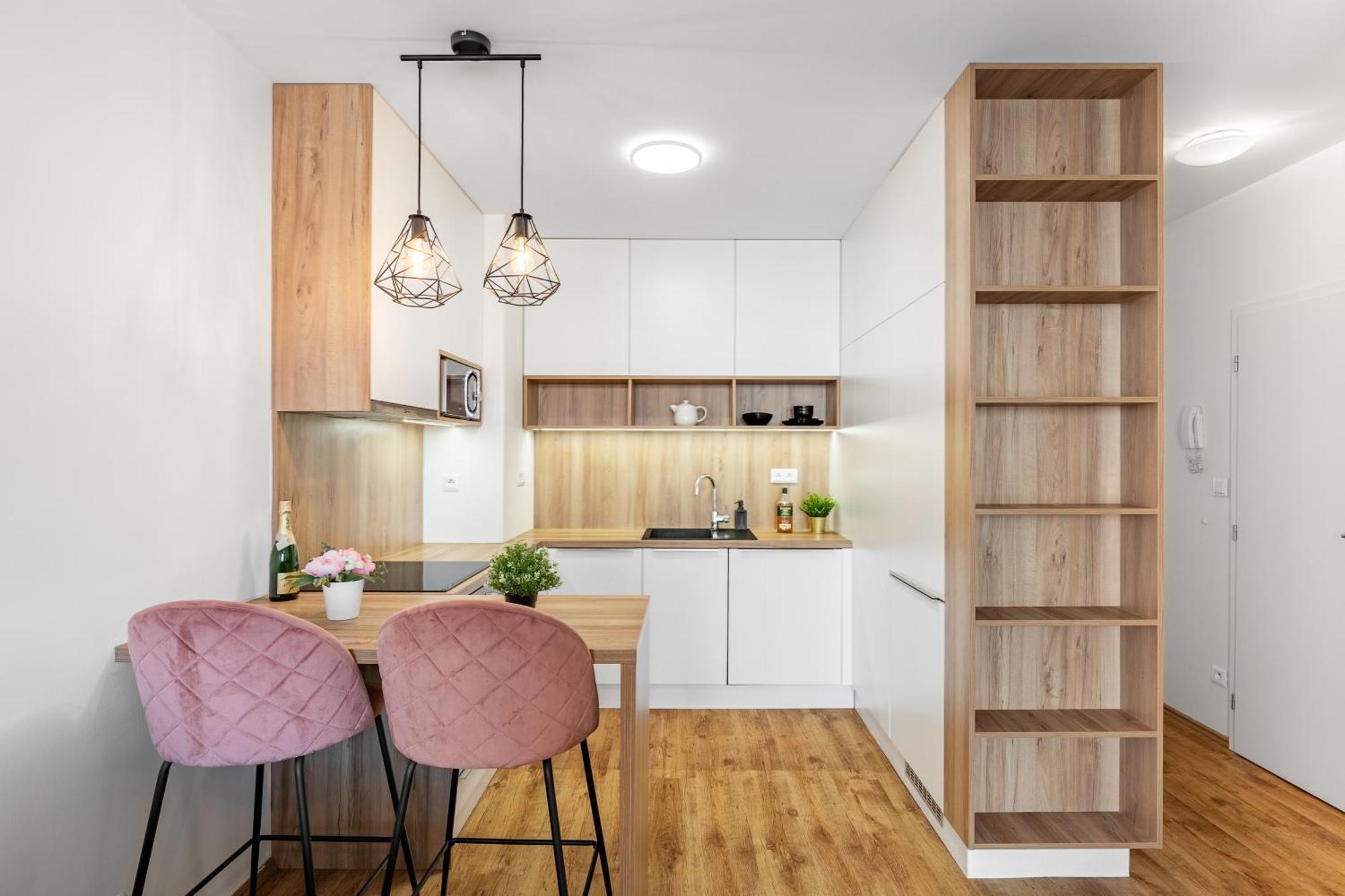 Leo Apartment - Ac & Free Parking Bratislava Eksteriør billede